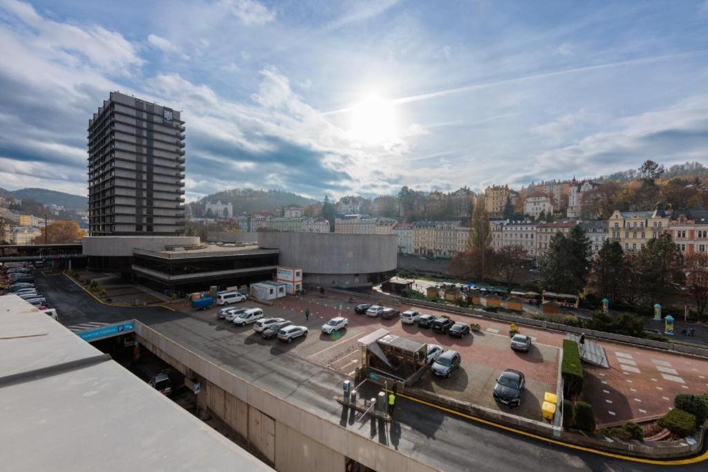 Promenade View Apartment *