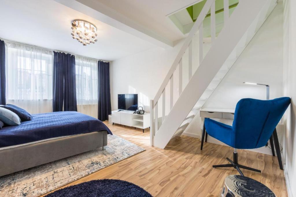 Promenade View Apartment